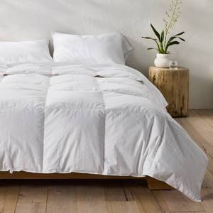 Full/Queen All Season Premium Down Comforter - Casaluna: Hypoallergenic, 260 Thread Count, RDS Certified - Retail: $190