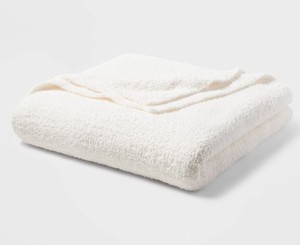 lot 9196 image: FullQueen Cozy Chenille Bed Blanket White - Threshold Midweight, Knitted, Machine Washable - Retail $60