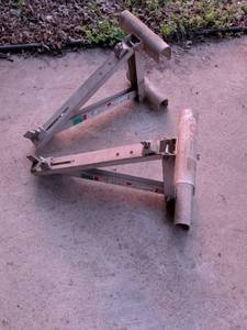 lot 6 image: Werner Aluminum Platform Scaffold Clamp