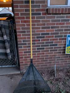 lot 9 image: Heavy Duty Leaf Rake with Yellow Handle