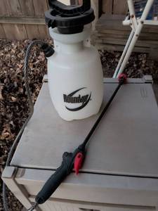 lot 33 image: Roundup Garden Sprayer with Wand
