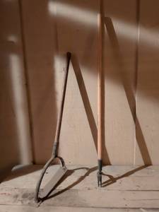 lot 51 image: Gramps Weeder Garden Tool Set