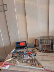 lot 61 image: Metal country club crate electric box some nails saw blades scrub brush oil tools rocks empty tool set case