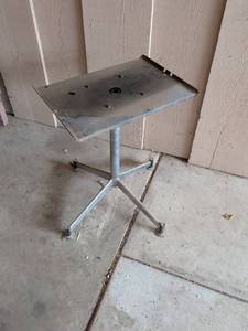 lot 65 image: Metal base size in pictures