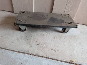 lot 66 image: Small cart on wheels