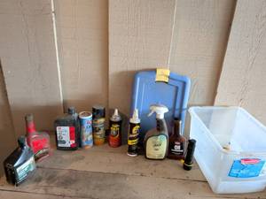 lot 69 image: Assorted lawn and garden and automotive items