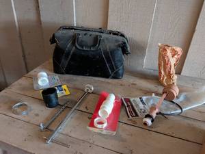 lot 71 image: Plumbing accessories and tools