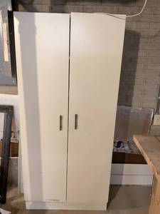 lot 96 image: Metal cabinet sizes are in pictures