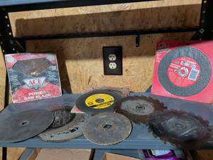 lot 129 image: Assorted Power Tool Saw Blades and Cutting Discs Mixed Lot