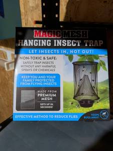 lot 131 image: Magic Mesh Hanging Insect Trap