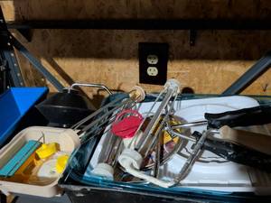 lot 141 image: Mixed Kitchen Utensils and Bakeware Lot