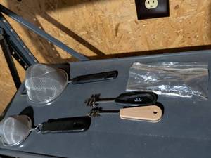 lot 147 image: Kitchen Utensil Set with Strainers and Cleaning Brushes