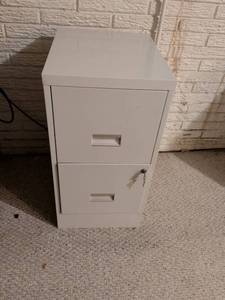 lot 177 image: White Metal 2-Drawer Filing Cabinet with Lock