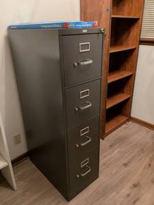 lot 188 image: 4-Drawer Metal Filing Cabinet with Lock