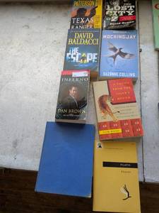 lot 218 image: Mixed Book Collection - Fiction and Philosophy Bundle