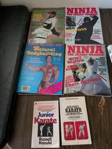 lot 250 image: Martial Arts Magazine and Book Collection Bundle
