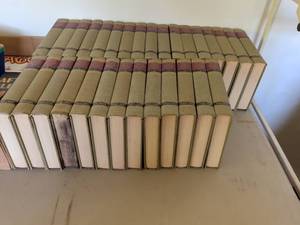lot 267 image: The New Funk & Wagnalls Encyclopedia Complete Set