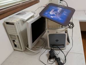 lot 275 image: Complete Retro Computer System with CRT Monitor