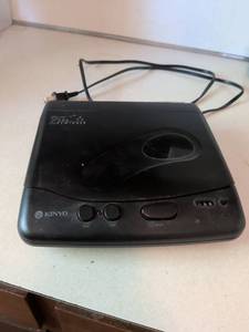 lot 307 image: Kinyo 2-Way VHS Rewinder