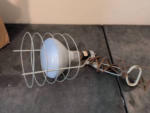 lot 317 image: Industrial Wire Cage Work Light with Clamp