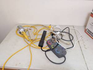 lot 328 image: Mixed Lot of Power Strips, Extension Cords and Electrical Cables