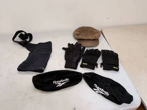 lot 333 image: Mixed Sports Fitness Accessories Bundle