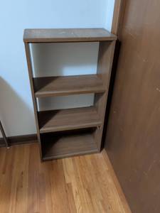 lot 335 image: Small Three Shelf Wood Bookcase