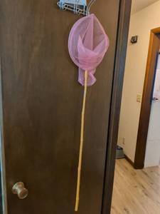 lot 339 image: Pink Mesh Fishing Net with Wooden Handle