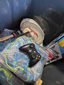 lot 91 image: Mixed Electronics and Accessories Lot - Tote Not Included - Retail $15