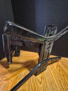 lot 110 image: Metal TV Monitor Wall Mount - Up to 65 - Retail $25