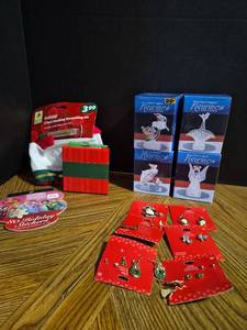 lot 113 image: Holiday Decoration Bundle with Glass Ornaments and Earrings