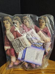 lot 124 image: Hallmark Francis Scott Key Historical Figure Dolls Set of 4 - Retail $15