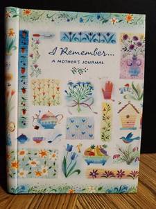 lot 130 image: I Remember A Mothers Journal Hallmark Hardcover Book - Retail $8