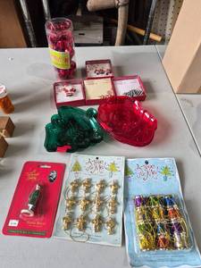 lot 149 image: Christmas Holiday Decoration and Ornament Lot - Retail $15