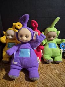 lot 160 image: Teletubbies Talking Plush Toys Set with Tummy Press Feature With Tags - Need Cleaned - Retail $15