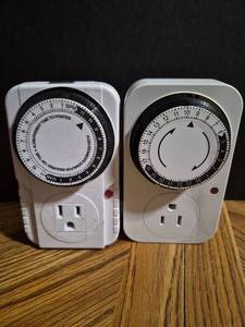 lot 172 image: Mechanical Timer Switches with Outlets Set of 2 - Retail $15