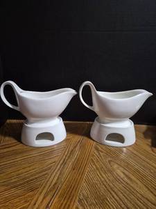 lot 177 image: White Ceramic Sauce Boat with Warmer Stand Set - Retail $15