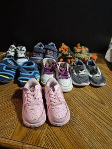 lot 178 image: Mixed Lot of Toddler and Baby Shoes - Size 3 - Retail $25