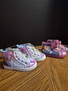 lot 188 image: Girls Character Themed High Top Sneakers Set - Retail $15