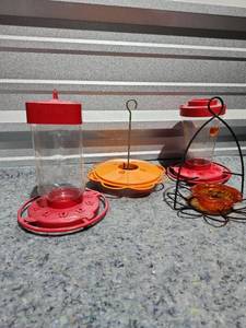 lot 227 image: Hummingbird Feeder Set with Ant Moat and Nectar Guard - Retail $15