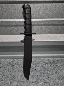 lot 250 image: Black Tactical Fixed Blade Knife with Grooved Handle - Retail $25