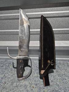 lot 251 image: Fixed Blade Knife with Leather Sheath