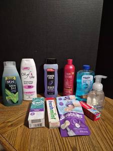 lot 254 image: Mixed Personal Care Products Lot - Retail $15