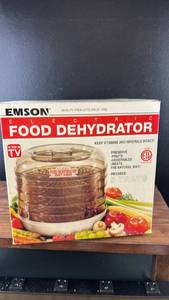 lot 3212 image: Emson Electric Food Dehydrator with 5 Trays