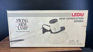 lot 4414 image: LEDU New Generation Series Swing Arm Lamp Model 336