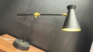 lot 4417 image: Mid Century Modern Adjustable Desk Lamp