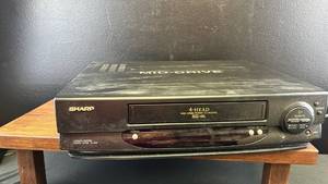 lot 4423 image: Sharp 4-Head VHS HQ VCR Player Recorder