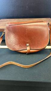 lot 4431 image: Handcrafted Leather Messenger Bag with Adjustable Strap