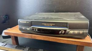 lot 4439 image: Panasonic PV-2650 VHS VCR Player