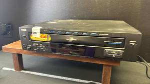 lot 40512 image: RCA 5 Disc CD Changer Player